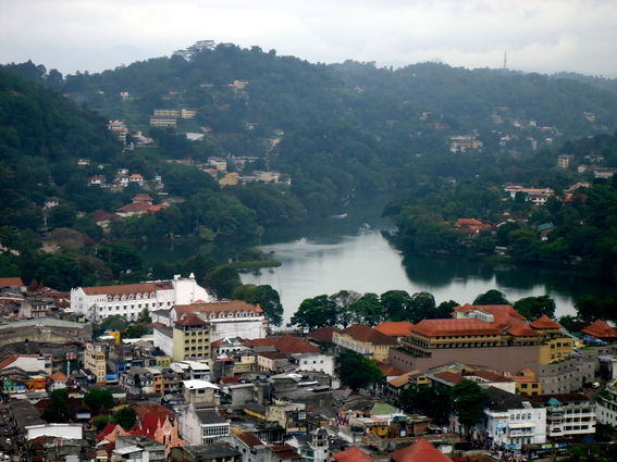 03_nach_Kandy_sri_lanka