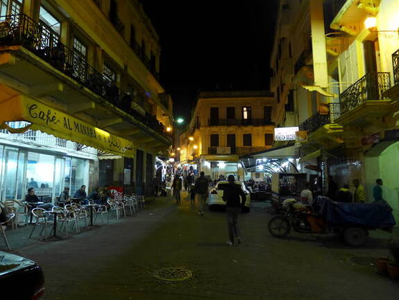 Tanger Petit Socco Medina am Abend