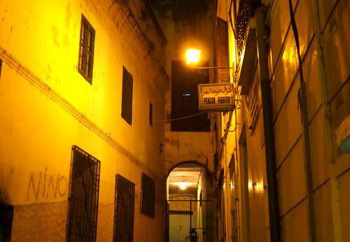 Gasse in der Medina von Tanger