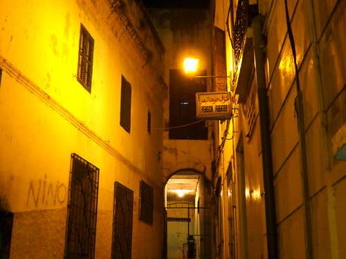 Gasse in der Medina von Tanger