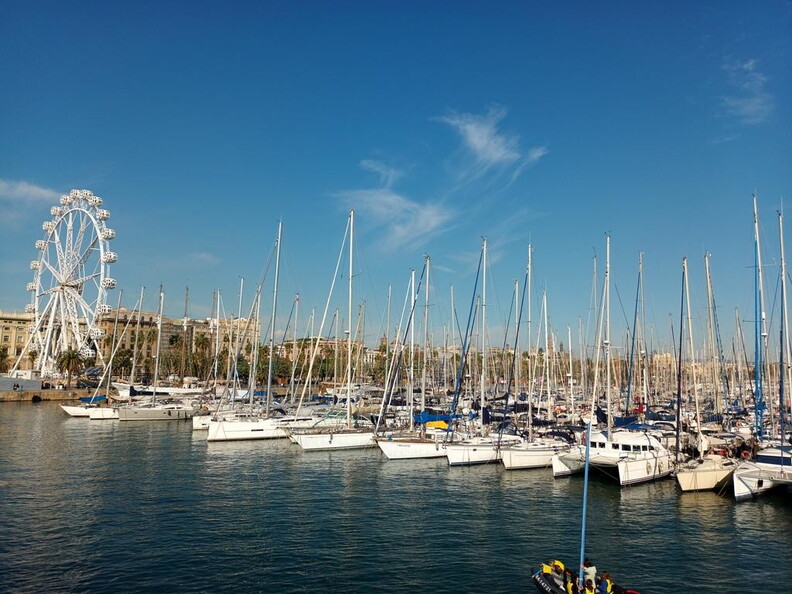 Barcelona Yachthafen
      