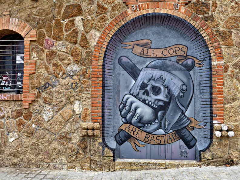 barcelona graffiti
      