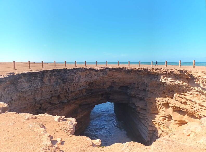 akhfenir devil hole
      