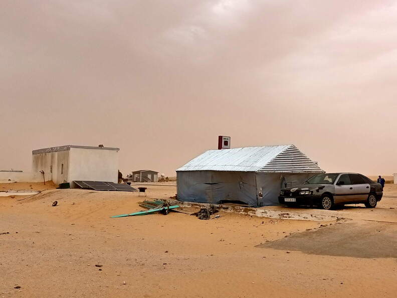 mauretanien sandsturm tankstelle
      