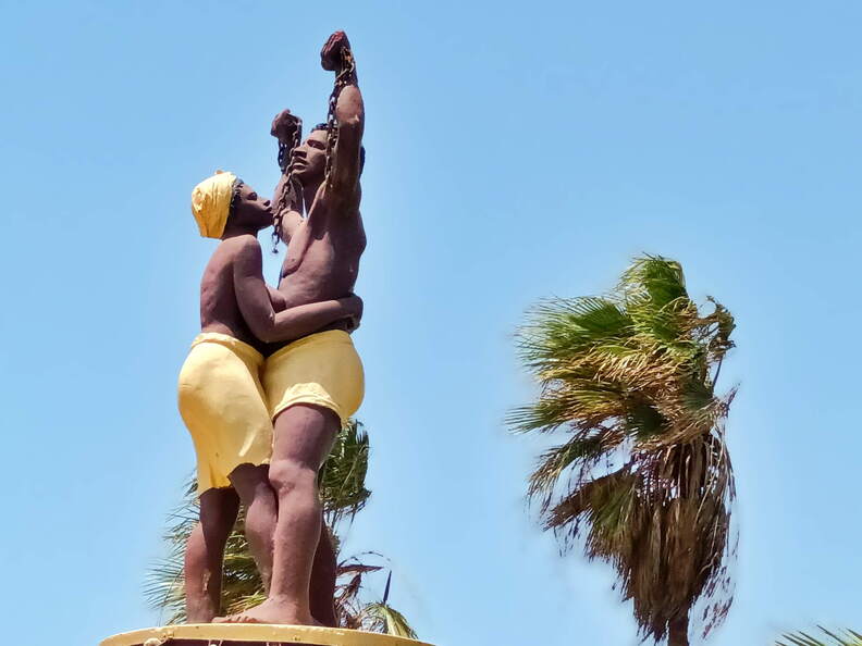 senegal goree denkmal
      