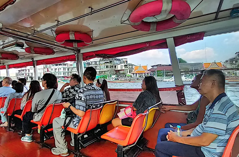 Thailand Bangkok Boot Linie
      