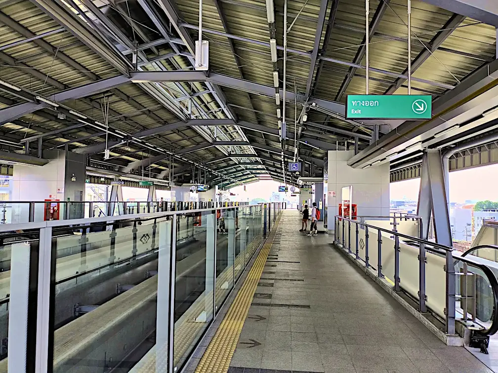 Thailand Bangkok Skytrain Bahnhof
