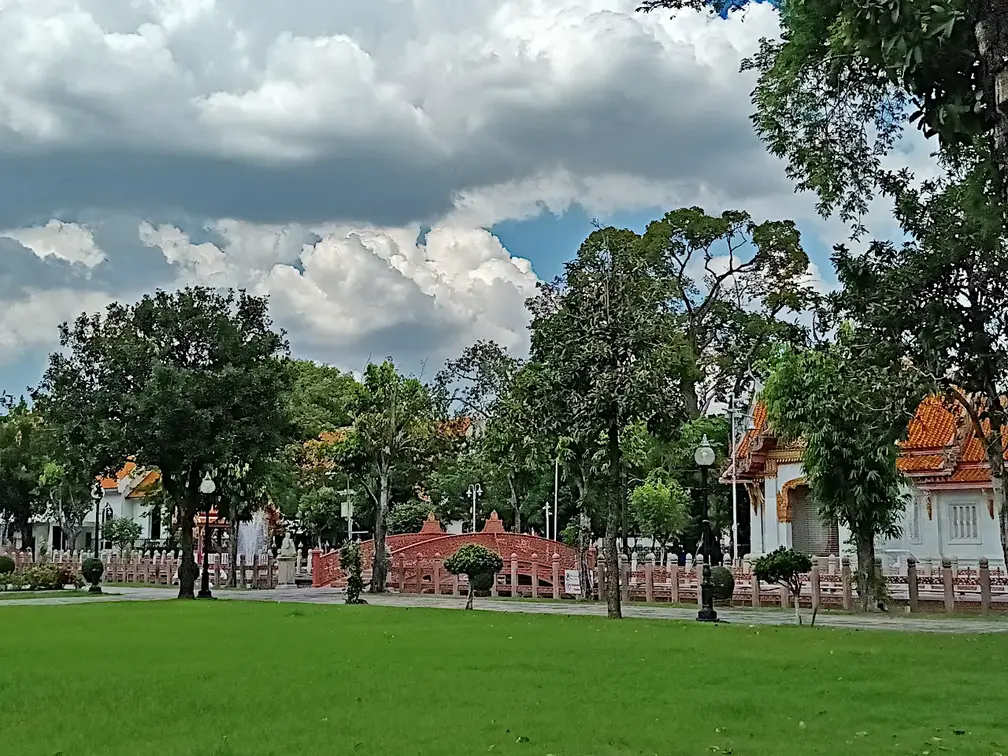 Thailand Bangkok Tempel Wiese
