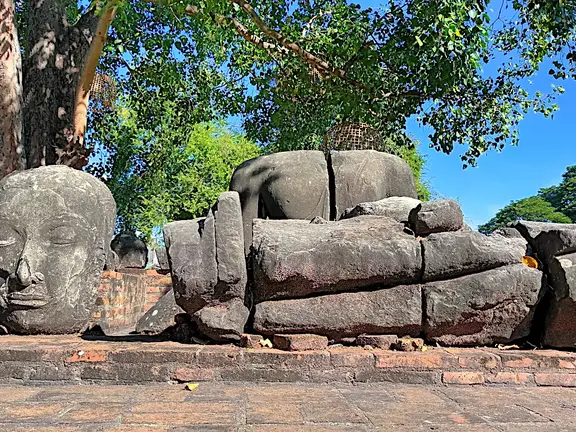Thailand Ayutthaya Geschichtspark Buddha Statue