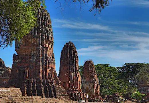 Thailand Ayutthaya Geschichtspark Wat Tuerme