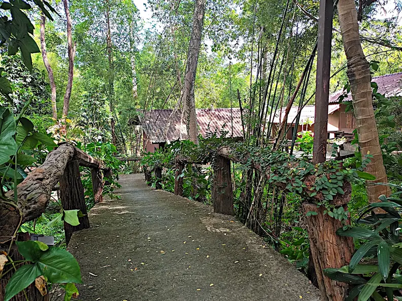 Thailand Isaan Unterkunft Huetten