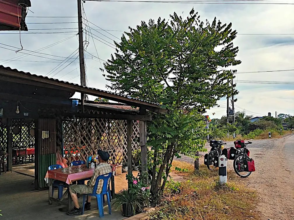 Laos Landstrasse Rast