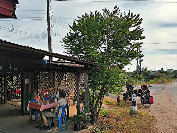 Laos Landstrasse Rast