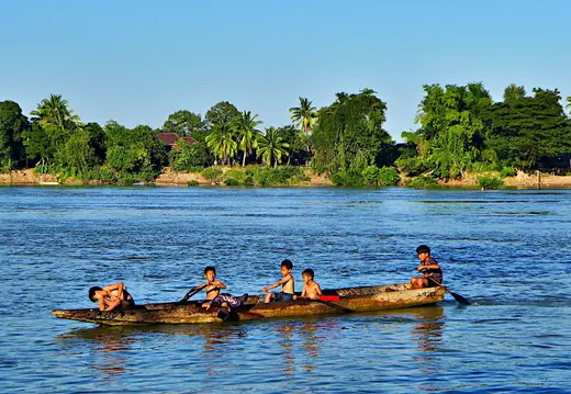 Laos Mekong Don Det Boot Training