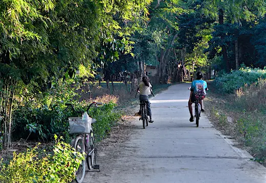 Laos Mekong Don Det Schulkinder Fahrraeder