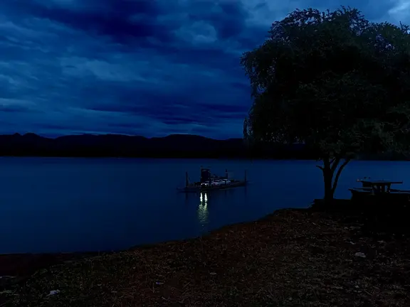 Laos Mekong Faehre Abend