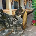 Laos Pakse Tempel Drachen Gelaender