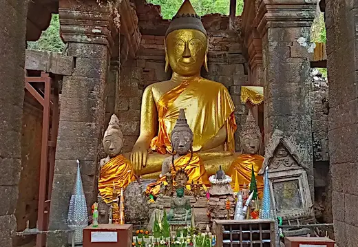 Laos Wat Phu Tempel Hindu Buddha Altar