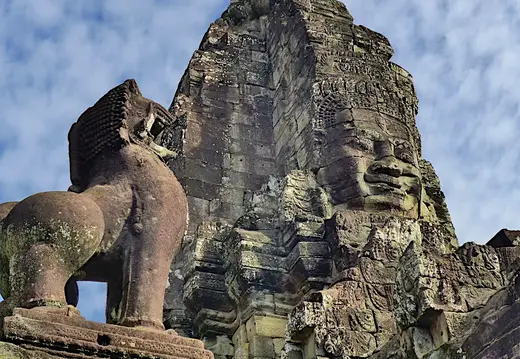 Kambodscha Angkor Tempel Bayon Turm Loewe