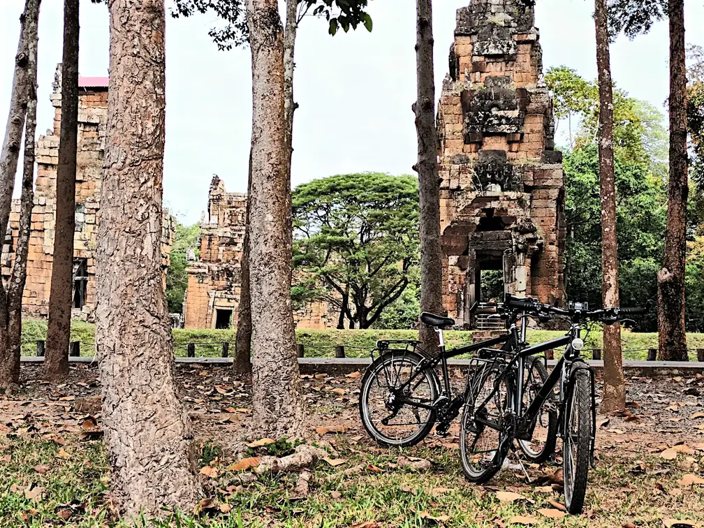 Kambodscha Angkor Tempel Fahrraeder