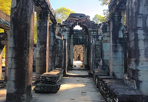 Kambodscha Angkor Tempel Mittelgang