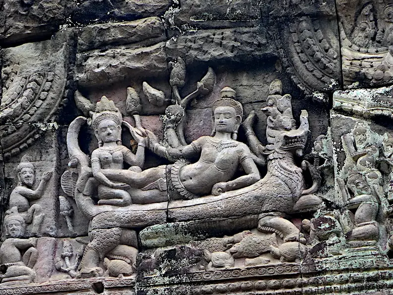 Kambodscha Angkor Tempel PreahKhan Reliefs Gott
      