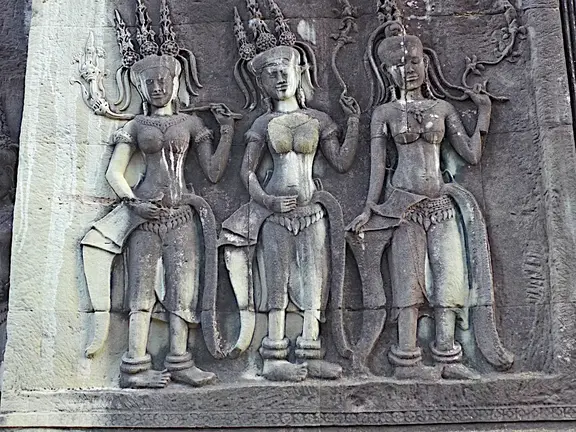 Kambodscha Angkor Tempel Relief 3Taenzerin