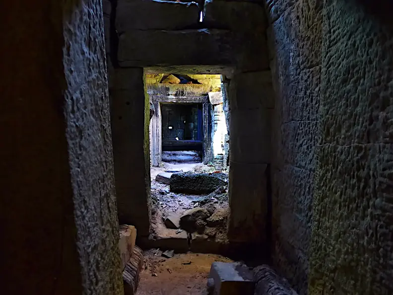 Kambodscha Angkor Tempel Ruine Gang Dunkel