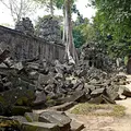 Kambodscha Angkor Tempel TaProhm Mauer Seite