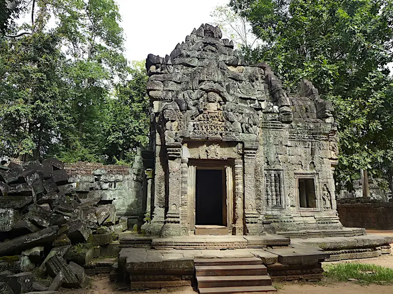 Kambodscha Angkor Tempel TaProhm Nebengebaeude