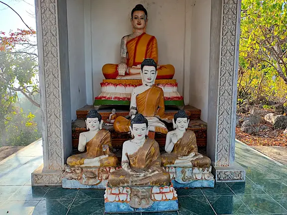 Kambodscha Phnom Sampow Tempel Buddha
