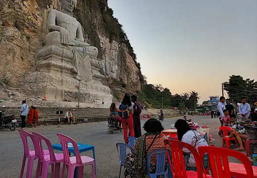 Kambodscha Phnom Sampow Touristen