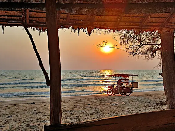 Thailand Provinz Chanthaburi Strand Verkaeufer